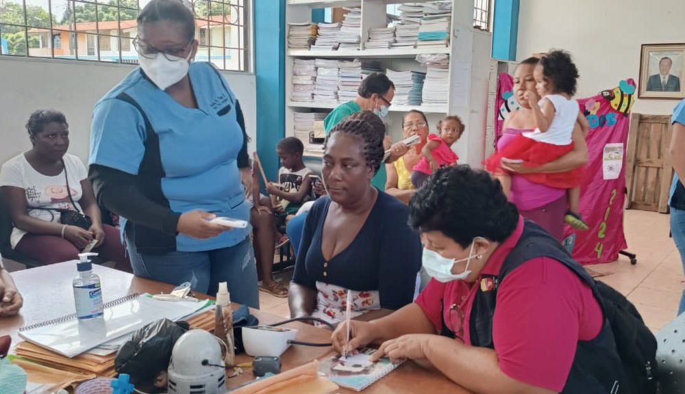 Brigadas médicas del MSP recorren albergues y comunidades afectadas por las lluvias en Esmeraldas. Foto: Cortesía Coordinación Zonal 1 Salud