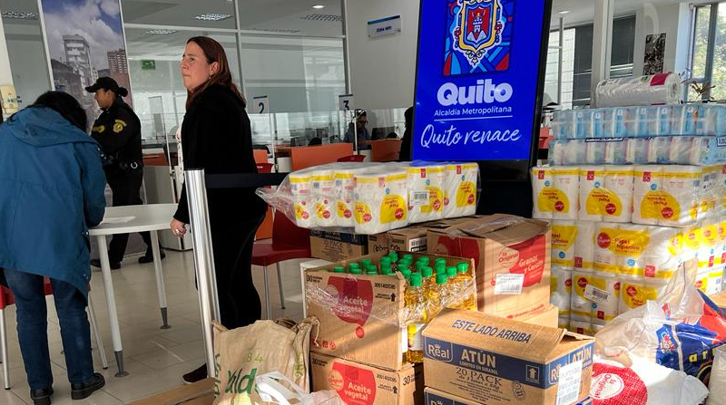 Quito recolecta donaciones para los afectados por las inundaciones en Esmeraldas. Foto: Patricio Terán/EL COMERCIO