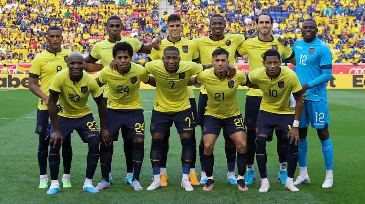 Leonardo Campana se lamenta tras fallar un remate en el amistoso entre Ecuador y Bolivia por la fecha FIFA de junio de 2023. Foto: @LaTri
