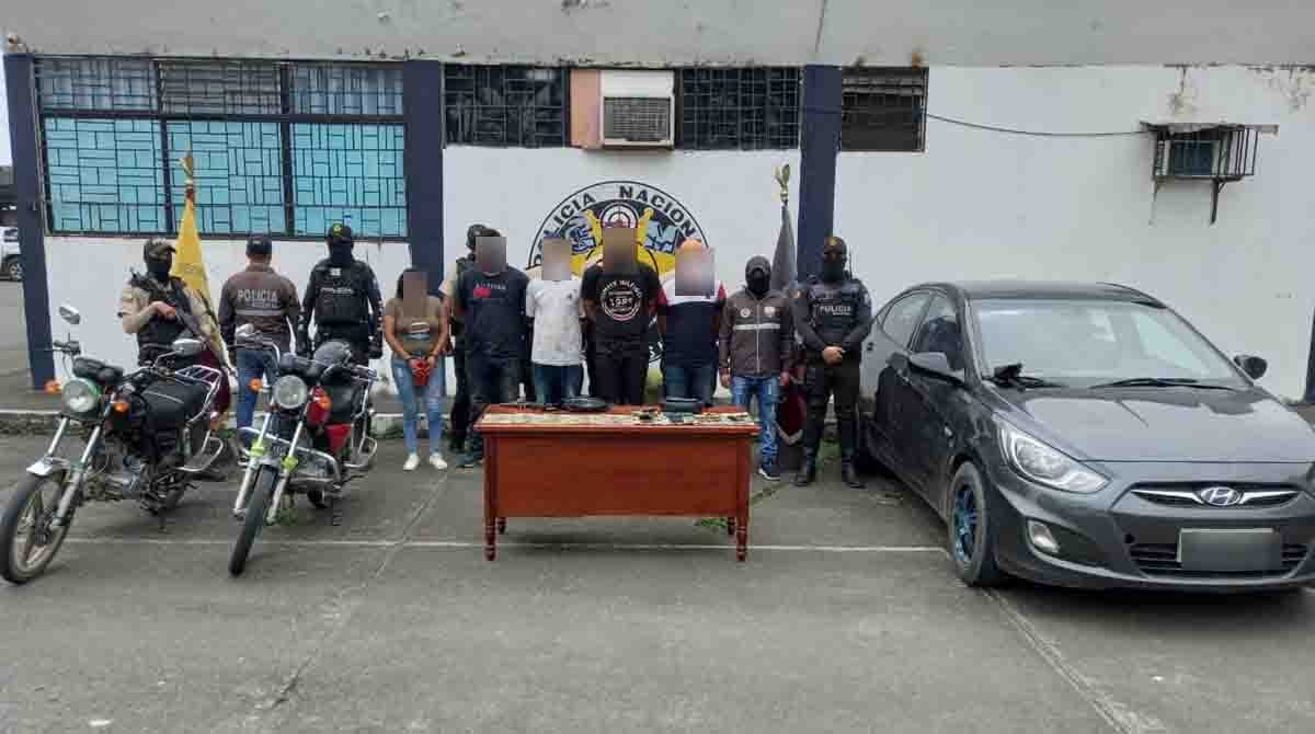 Cinco personas fueron detenidas en Cañar por estar implicados en el delito de robo a una persona. Foto: Twitter