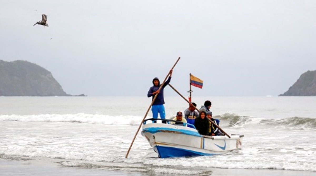 Ecuador aplica una plataforma para evitar la pesca ilegal, no declarada y no reglamentada, para salir de la tarjeta amarilla que le impuso la Unión Europea. En este programa están los atuneros y los pescadores artesanales. Foto: Cortesía / Ministerio de Producción