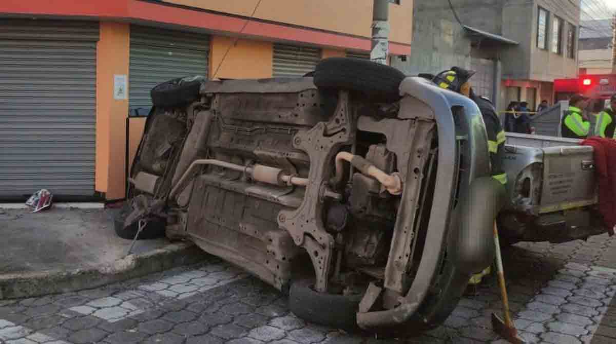 Seis personas resultaron afectadas, entre ellas cuatro menores de edad, en un siniestro que ocurrió en la ciudadela Ibarra, en el sur de Quito. Foto: ECU 911 Quito