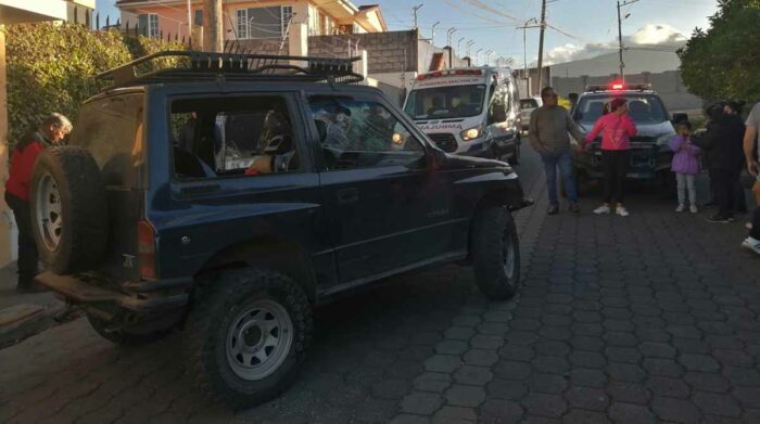 Una persona falleció y otra quedó herida en un siniestro que ocurrió en Mejía. Foto: Cuerpo de Bomberos del cantón Mejía