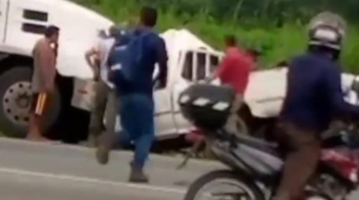 Cuatro personas fallecieron en un siniestro de tránsito registrado al norte de Guayaquil la tarde del miércoles 14 de junio de 2023. Foto captura de video
