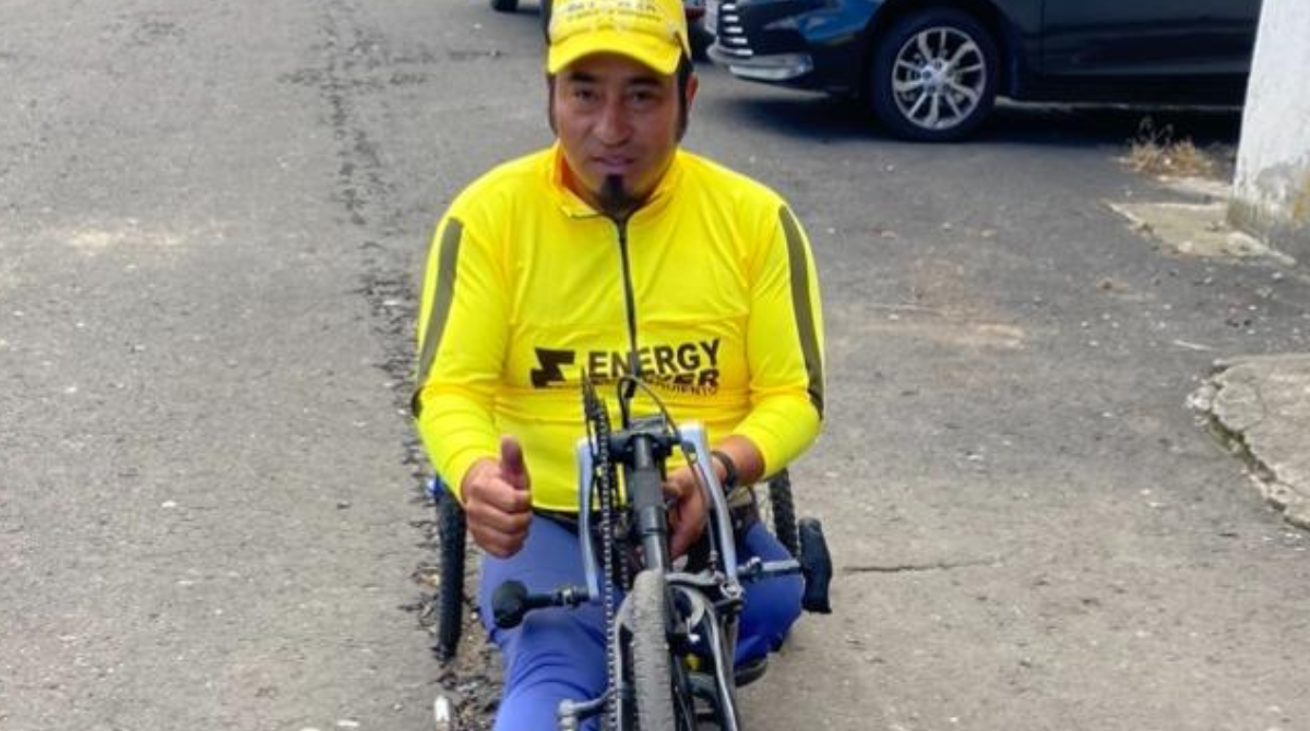Ángel Fares obtuvo el primer lugar en la categoría 'Handcycle' en la carrera 15k. Foto: Carolina Vasco/EL COMERCIO