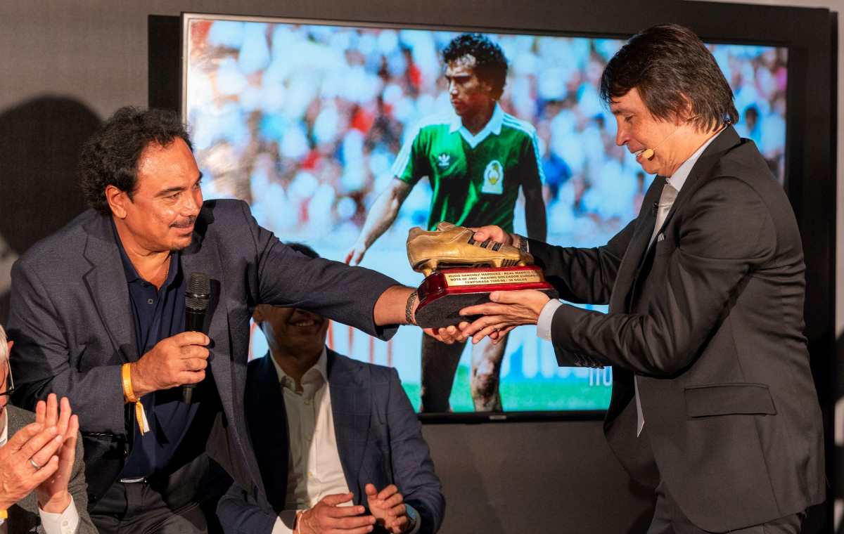 En la inauguración del proyecto Legends estuvieron algunas leyendas del deporte. A la izquierda el mexicano Hugo Sánchez. Foto: @legends_exp