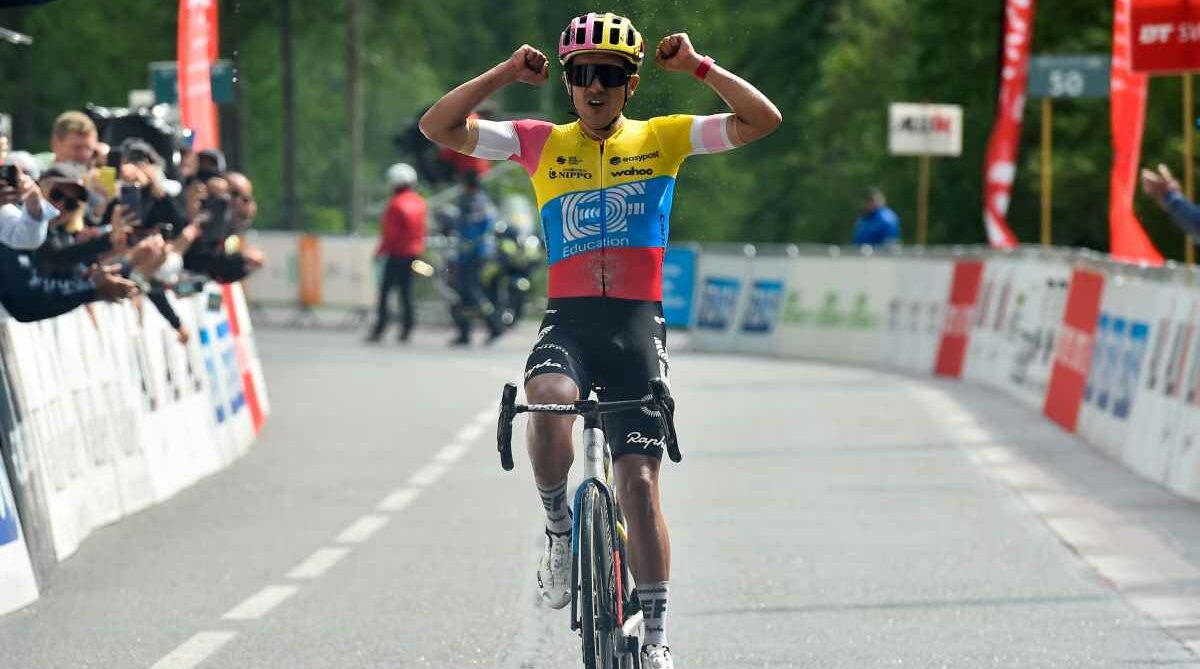 Richard Carapaz lidera al EF Education-EasyPost en el Tour de Francia 2023. Foto: @EFprocycling