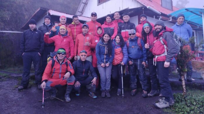 Cerca de 30 personas trabajaron en la búsqueda y rescate de la turista ecuatoriana. Foto: Bomberos Baños