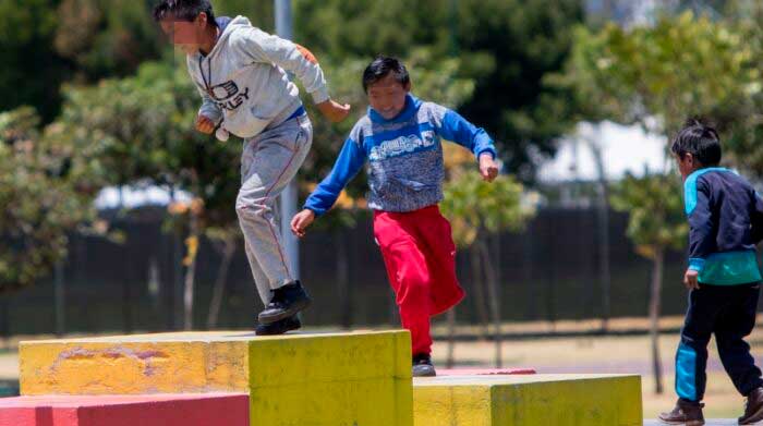 Niños juegan en el parque La Carolina, en Quito. Foto: Carlos Noriega / EL COMERCIO