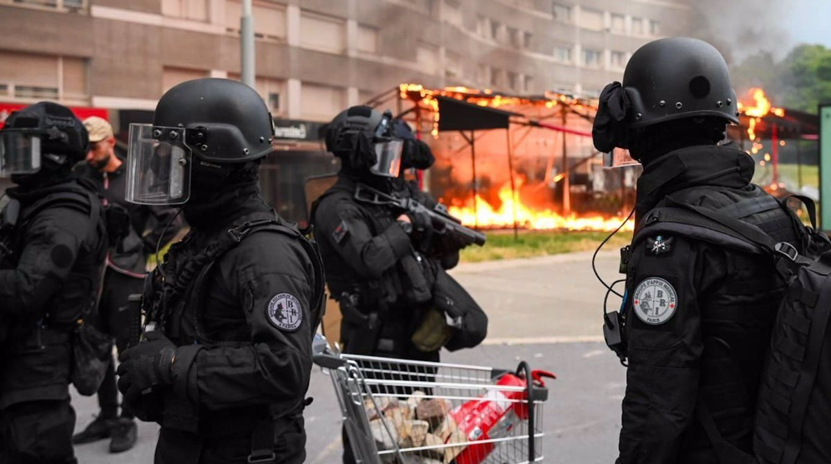 Accionar de la policía francesa en medio de las protestas. Foto: Europa Press