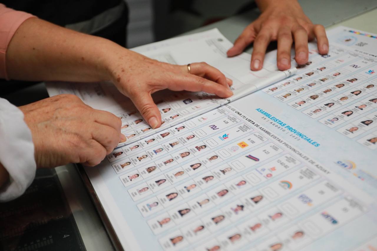 En Ecuador se inició la impresión de papeletas electorales el 3 de julio de 2023. Foto: CNE