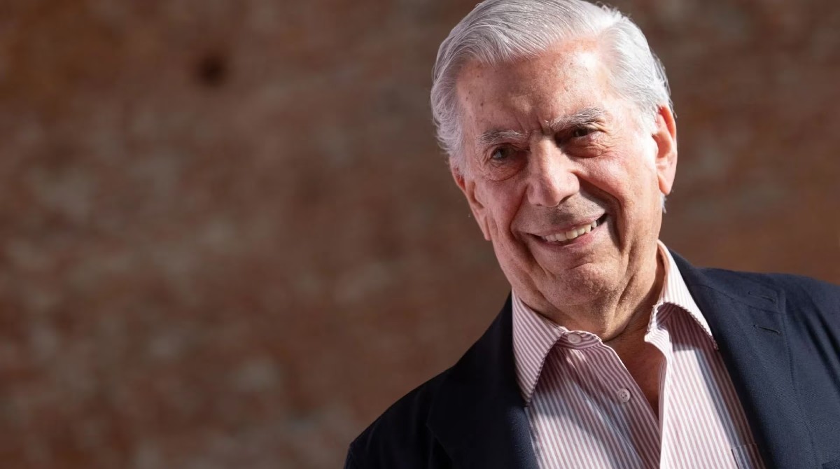 Vargas Llosa se encuentra estable, informó uno de sus hijos. Foto: Infobae