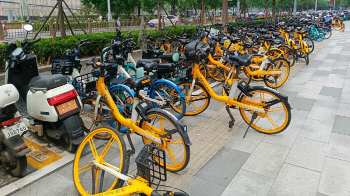 En Beijing (China) existen 800 mil bicicletas compartidas, límite desde 2021 para la fluidez del tráfico. 