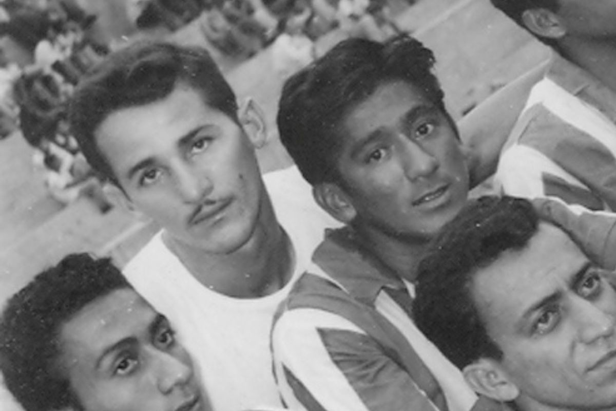 Alfredo Bonnard Jara (segundo de izquierda a derecha) en un partido del Patria en 1958. Foto: Archivo Histórico El Comercio