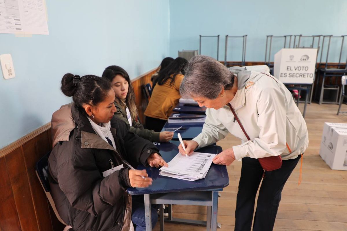 Los miembros de la Junta Receptora deben permanecen en los recintos electorales hasta terminar el conteo de votos. Foto tomada de flickr CNE