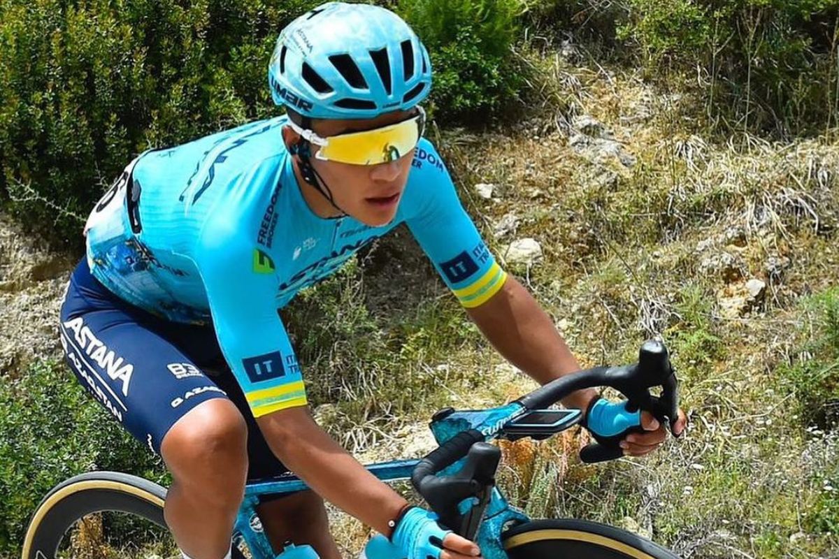 Martín López, ciclista ecuatoriano del Astana en el Tour de Turquía 2024. Foto: @haroldmartinlopez
