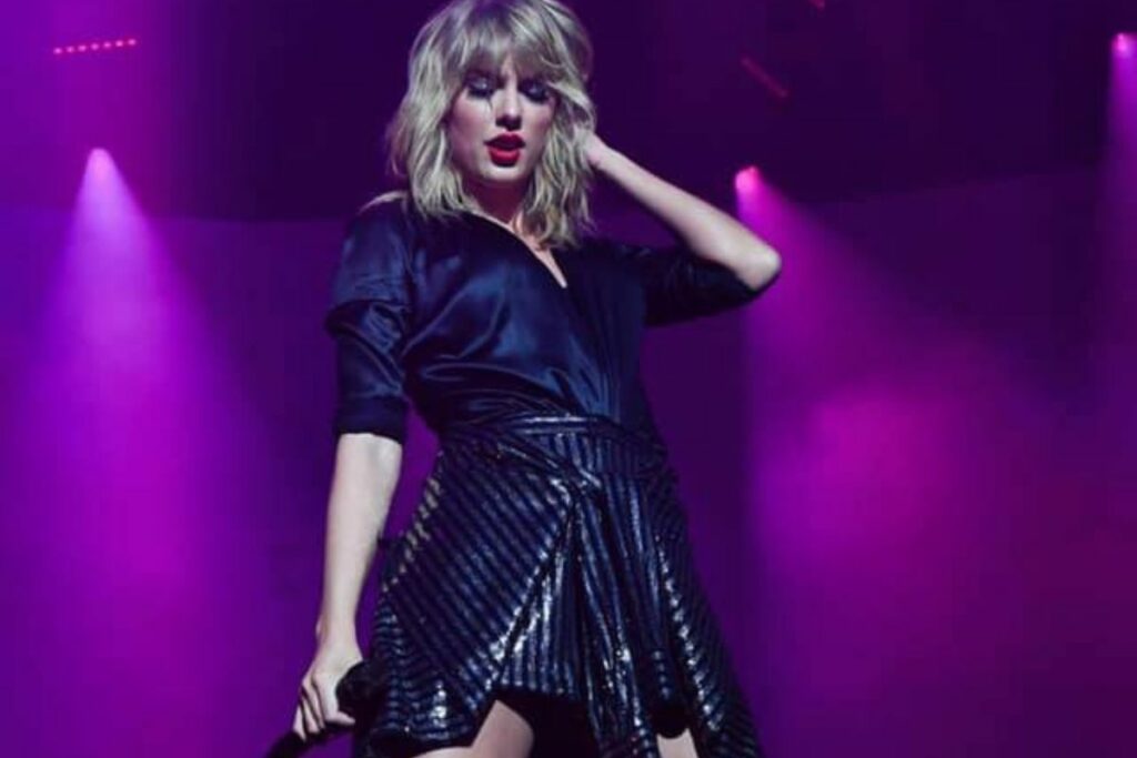 Taylor Swift aprovechó su victoria en los Grammys 2024 para anunciar y promocionar su nuevo álbum. Foto: Facebook Taylor Swift.