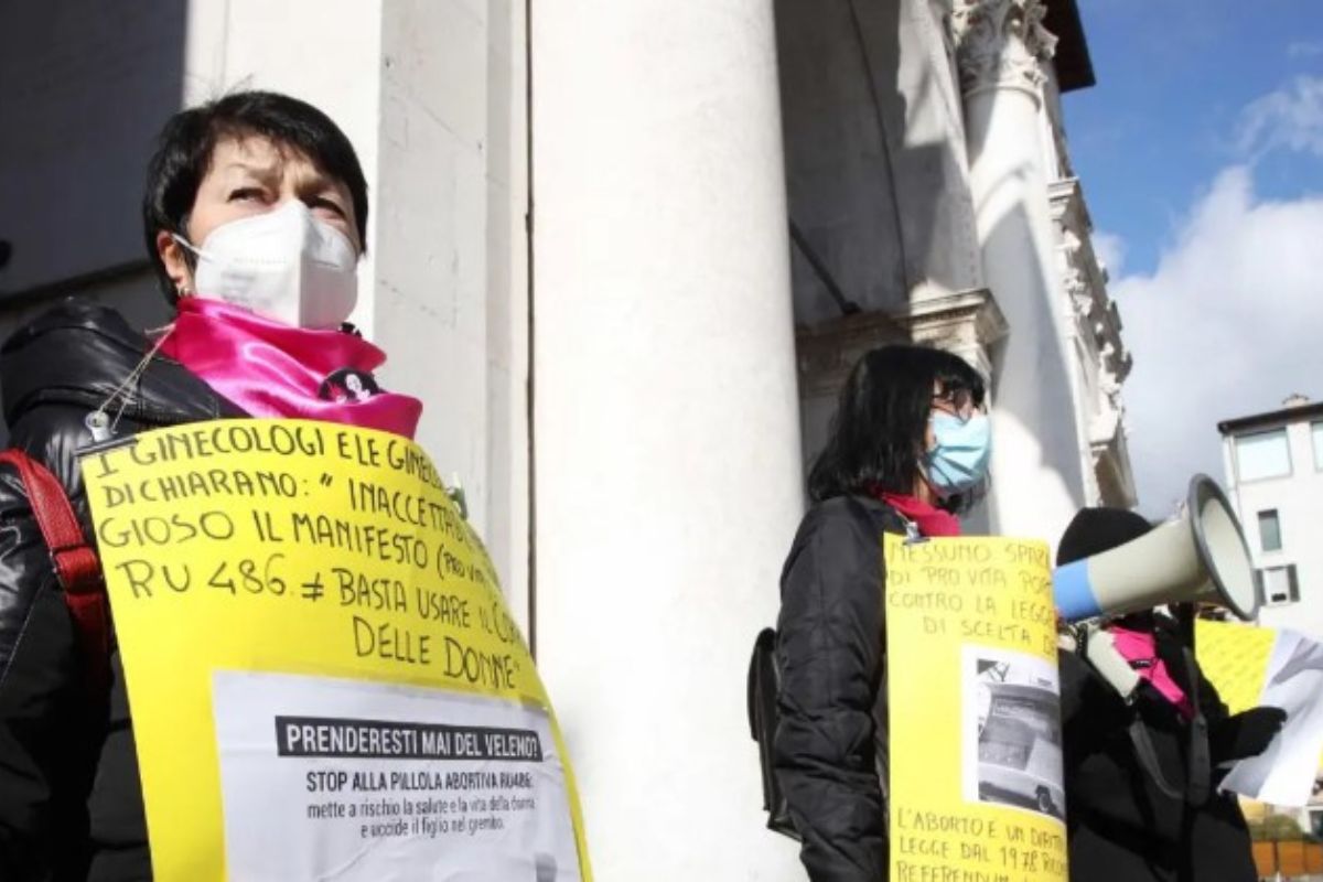 Activistas italianas pro aborto durante una manifestación, en una foto de archivo. Foto: Filippo Venezia/EFE