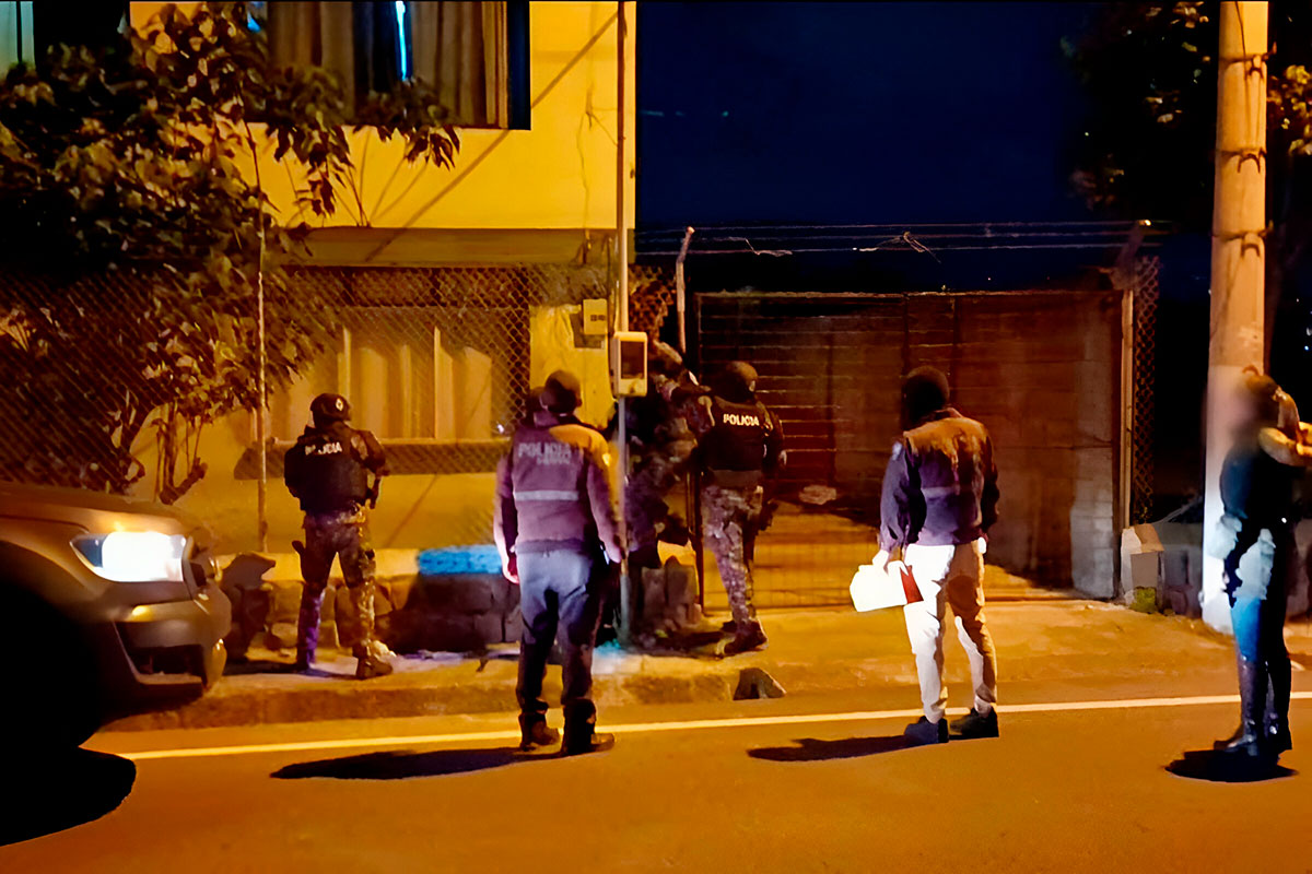 Fiscalía y la Policía Nacional realizaron allanamientos en varias viviendas en lo que llaman el caso Pantalla. Foto: Fiscalía General del Estado