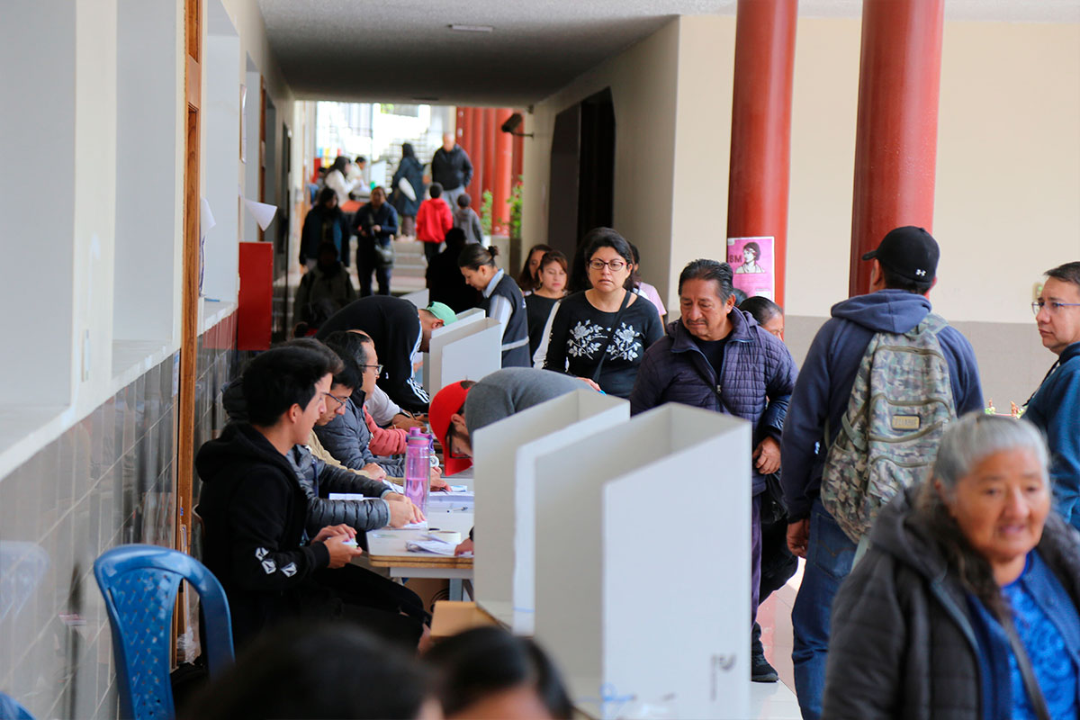 El 72% de ecuatorianos empadronados votarón este 21 de abril en la consulta popular y referéndum. Foto: Julio Estrella / EL COMERCIO