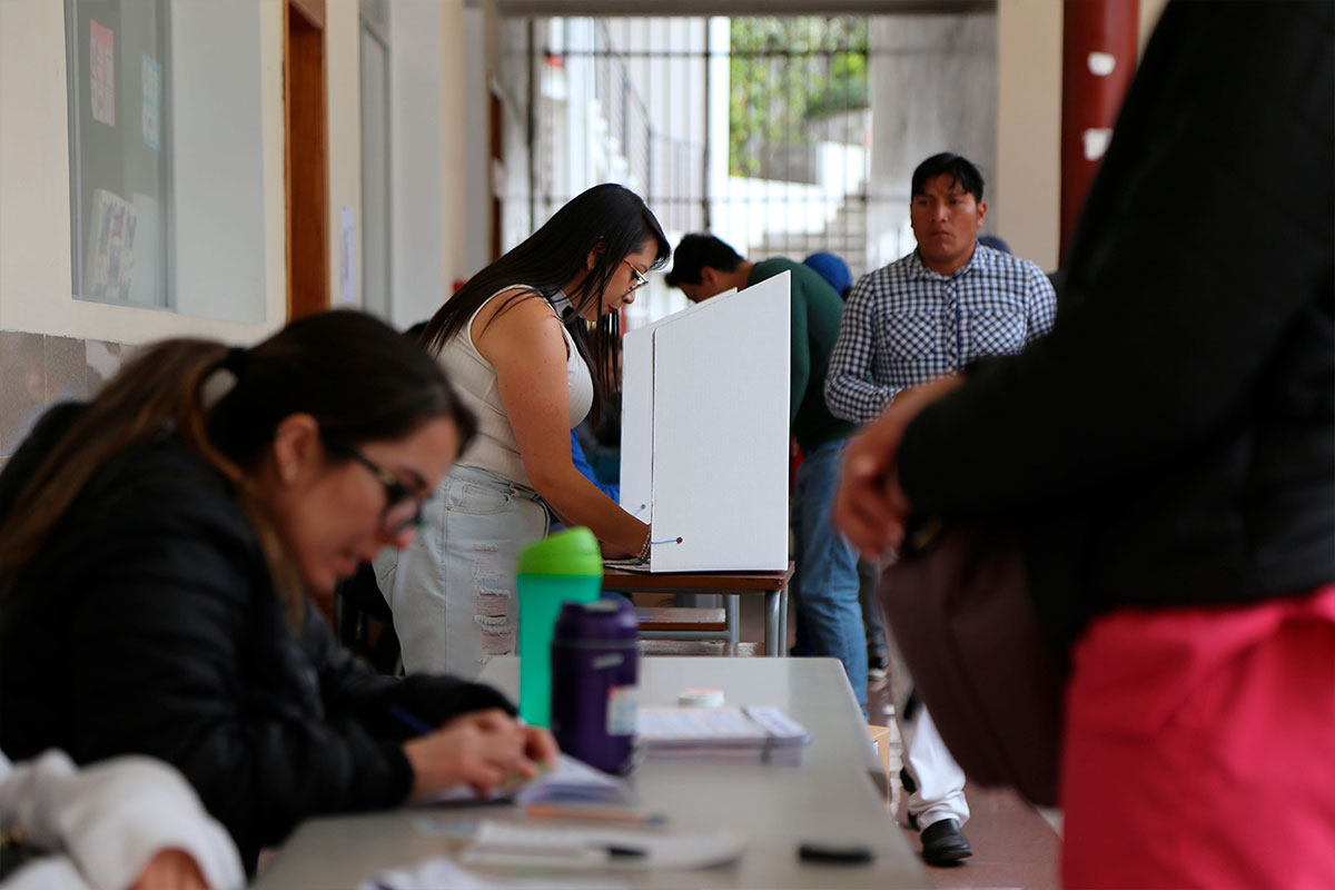 El escrutinio de los resultados de la consulta popular y referéndum aún no están listos. Foto: Julio Estrella / EL COMERCIO