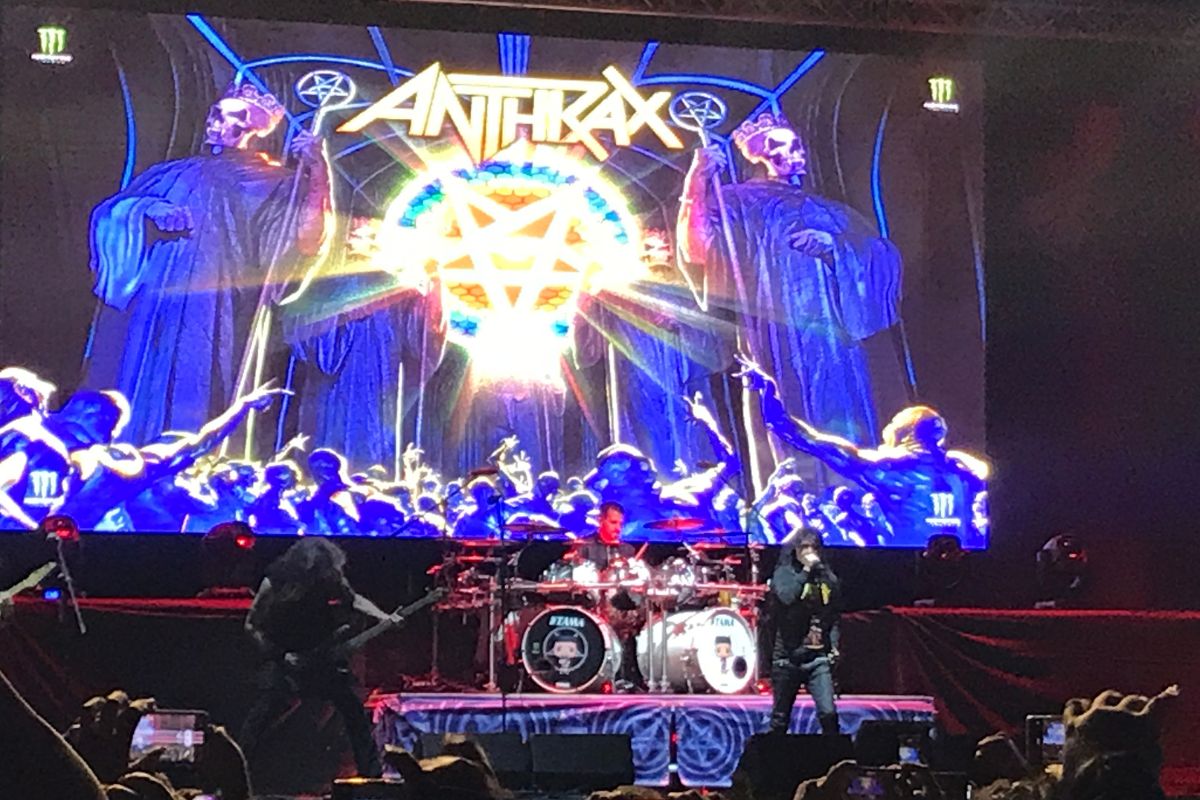 Para el segundo día del Metal Fest, la mayoría de los metaleros esperaron con ansias el plato fuerte, con dos pioneras del thrash metal: Overkill y Anthrax. Foto: Richard Jiménez/EL COMERCIO.
