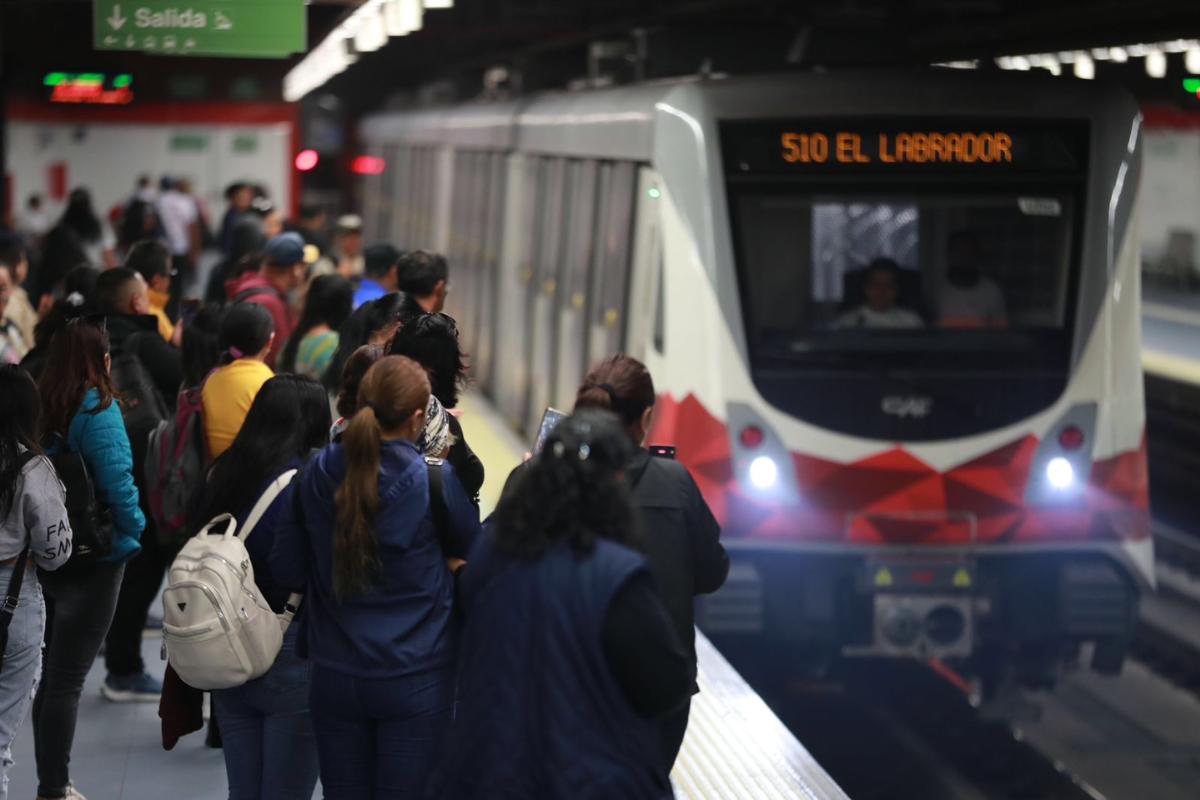 En promedio, el Metro de Quito realiza 132 000 viajes diarios. Foto: Julio Estrella/ EL COMERCIO