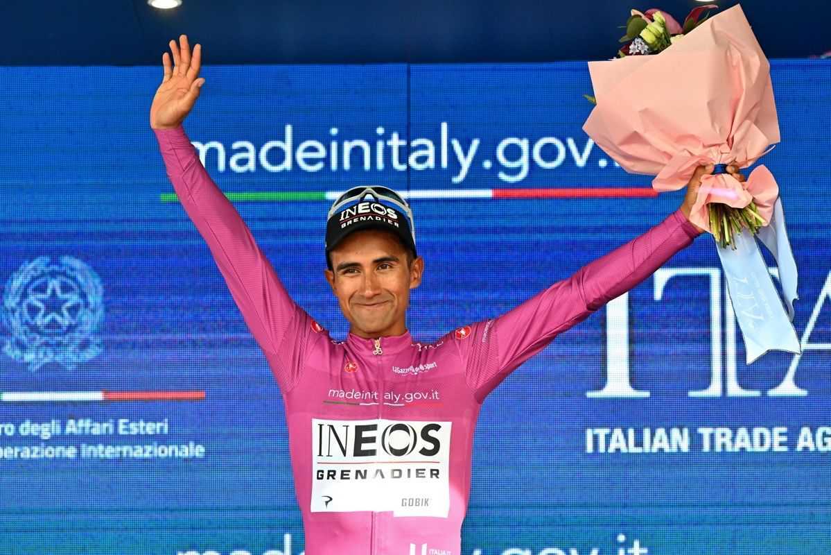 Jhonatan Narváez con la 'maglia rosa' del Giro de Italia