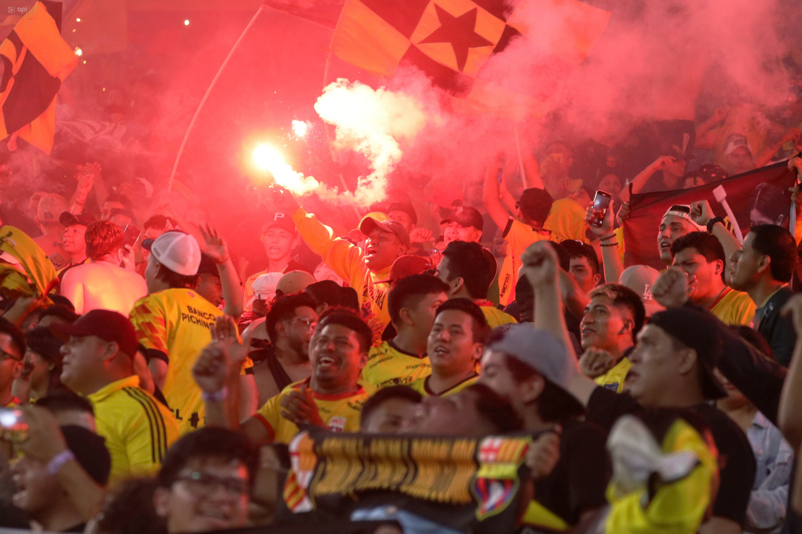 Hinchas de Barcelona SC en el partido ante Liga de Quito en su último partido.