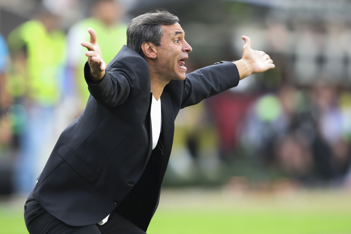 Fabían Bustos durante la eliminación de Universitario en Copa Libertadores, que también eliminó a Liga de Quito