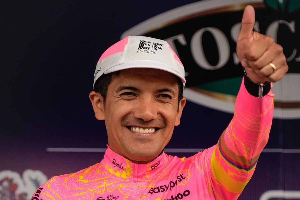 Richard Carapaz, ciclista ecuatoriano del EF Education-EasyPost y ganador de la medalla de oro de los Juegos Olímpicos de Tokio 2020+1.