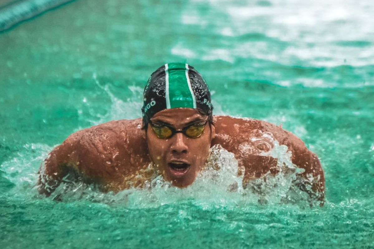 David Farinango, nadador ecuatoriano que competirá en los 10 km aguas abiertas de París 2024. Foto: @farinangodavid