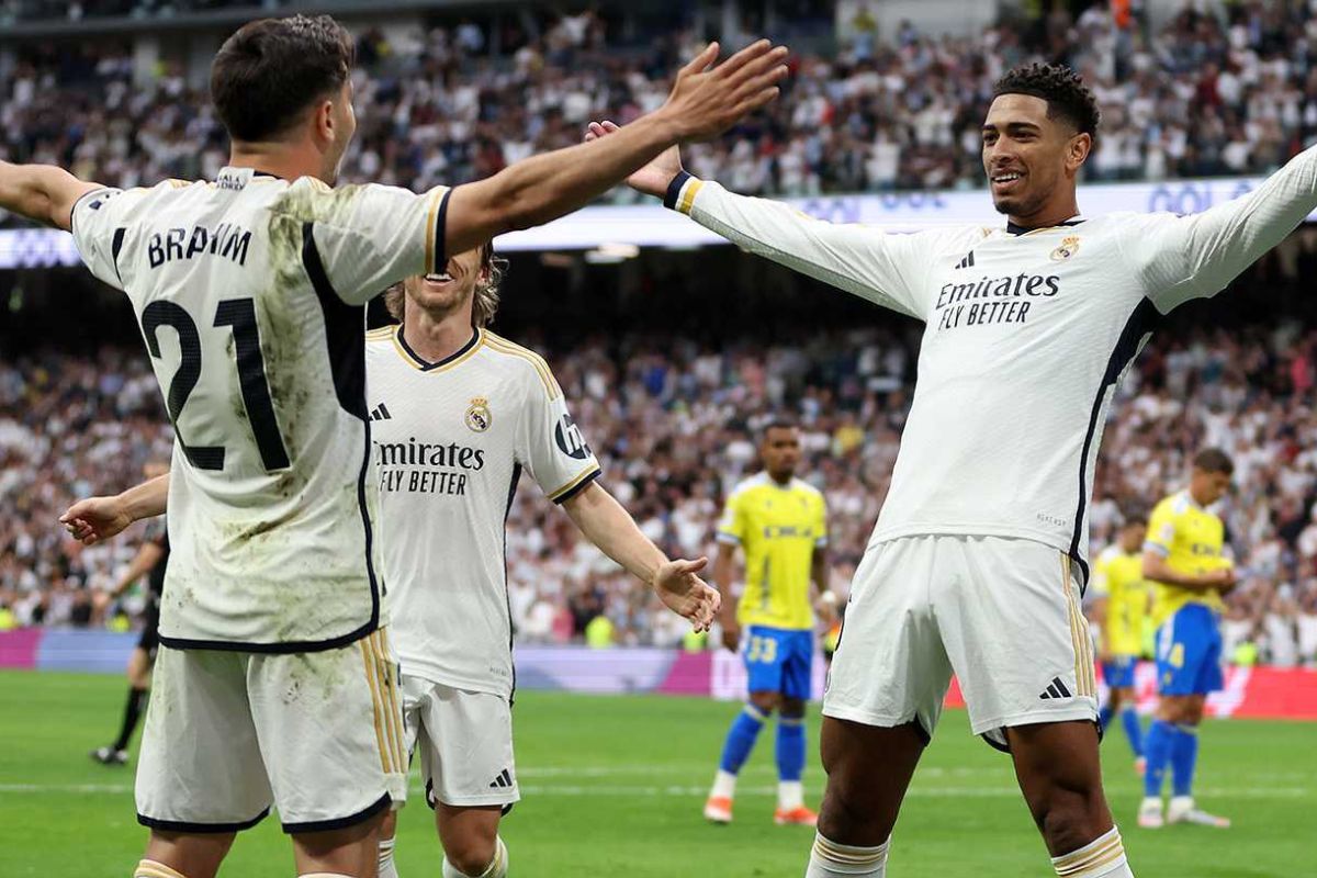 Brahim Díaz y Jude Bellingham festejan el título del Real Madrid. Foto: Real Madrid