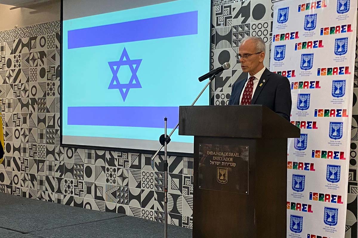 Embajador de Israel en Ecuador, Tzach Sarid, durante la ceremonia en honor de las víctimas del ataque terrorista de Hamás. Foto: Cortesía