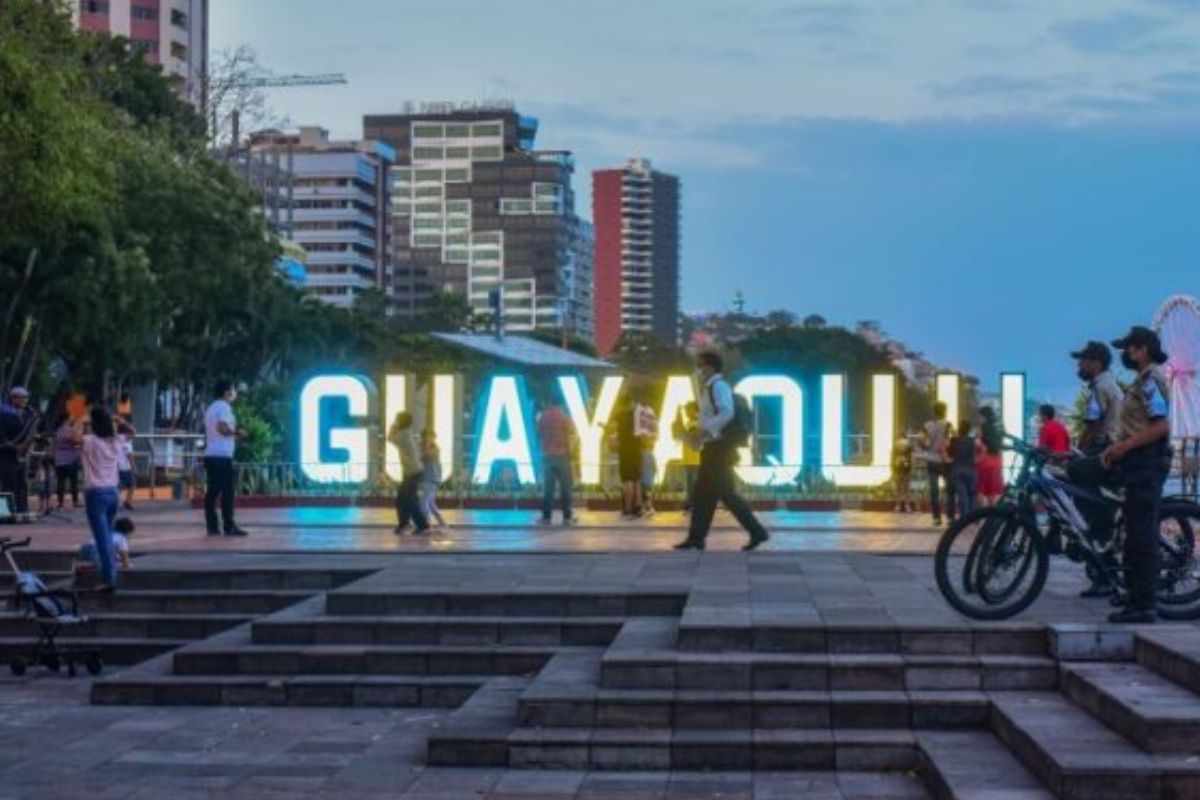 Guayaquil, en una tarde en el Malecón. Foto: Archivo /EL COMERCIO