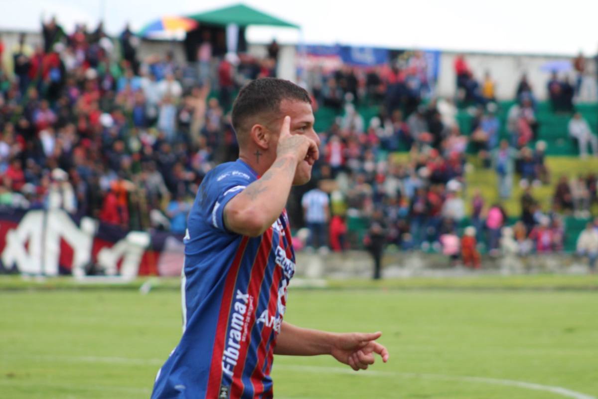 Jacobo Molina fue figura del Deportivo Quito ante SD Rayo en la Segunda Categoría. Foto: SD Quito