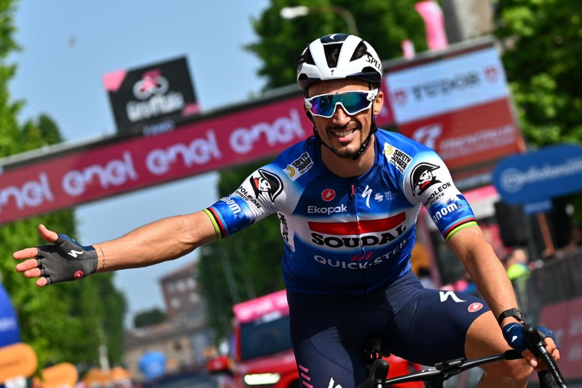 Julian Alanphilippe, del Soudal Quick Step, ganó la etapa 12 del Giro de Italia 2024. Jhonatan Narváez fue segundo.