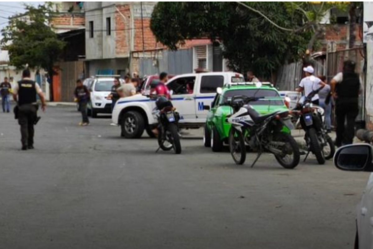 Otro crimen se cometió hoy en Manta, en el barrio Centenario.