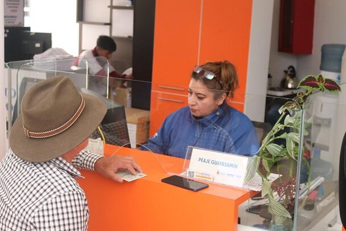 Haciendo el trámite en línea se puede ahorrar el tiempo de espera. Foto: Municipio de Quito.