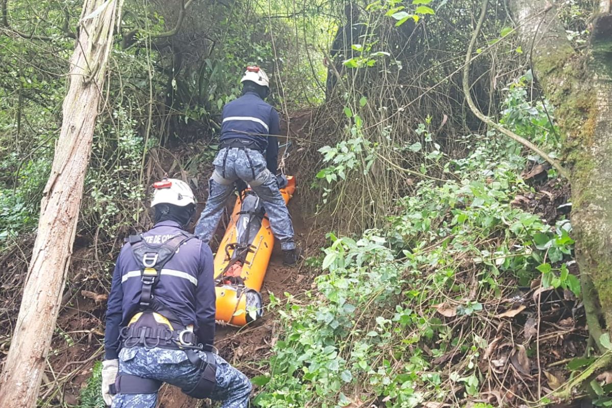 El cuerpo fue hallado en una quebrada del sector. Foto: X Agentes de Quito