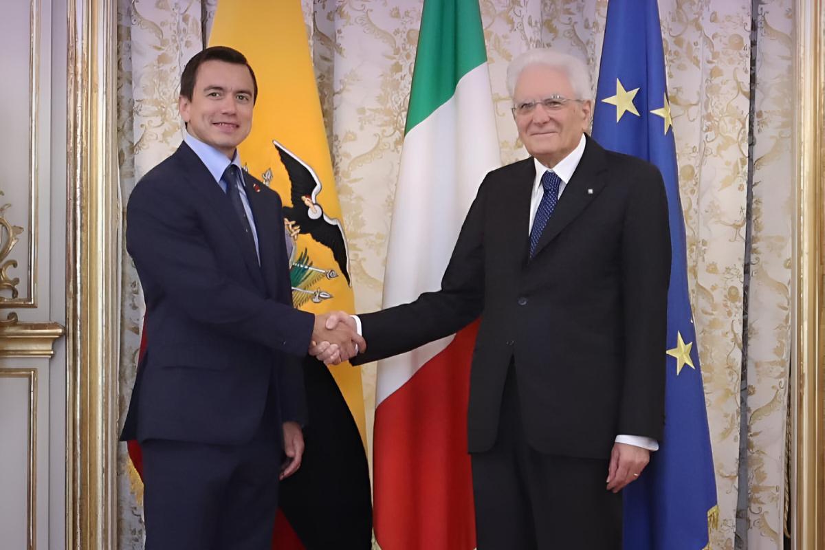 El presidente de Ecuador, Daniel Noboa, junto al presidente de Italia, Sergio Mattarella