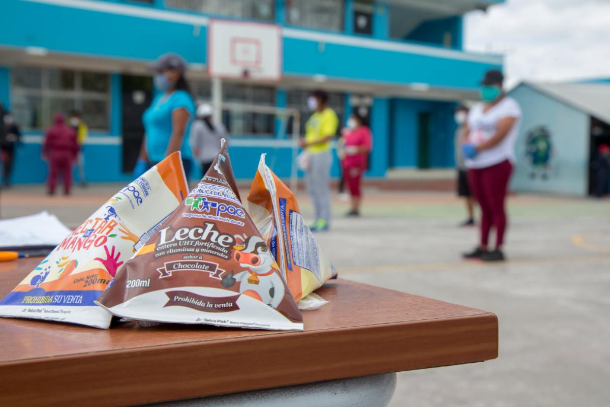 Los desayunos escolares se entregan gratuitamente en los centros educativos del país