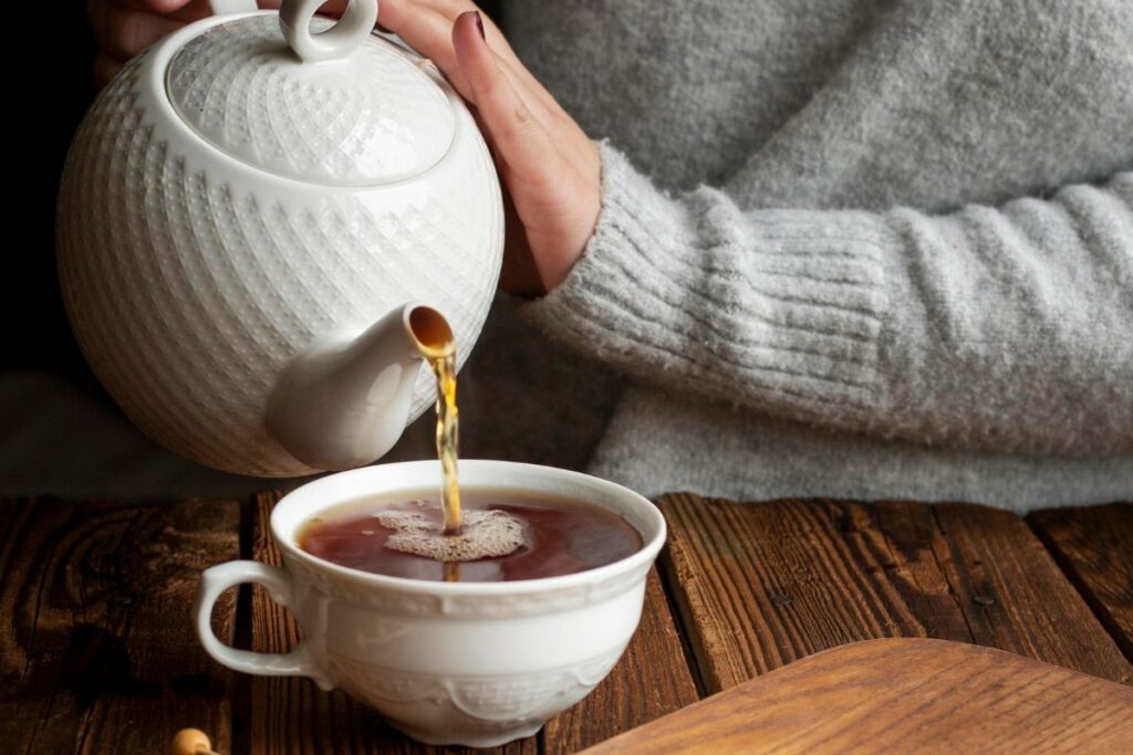 El té: un viaje milenario desde China hasta América, una bebida con una historia antigua que ha evolucionado y se ha extendido por todo el mundo. Foto: Freepik.