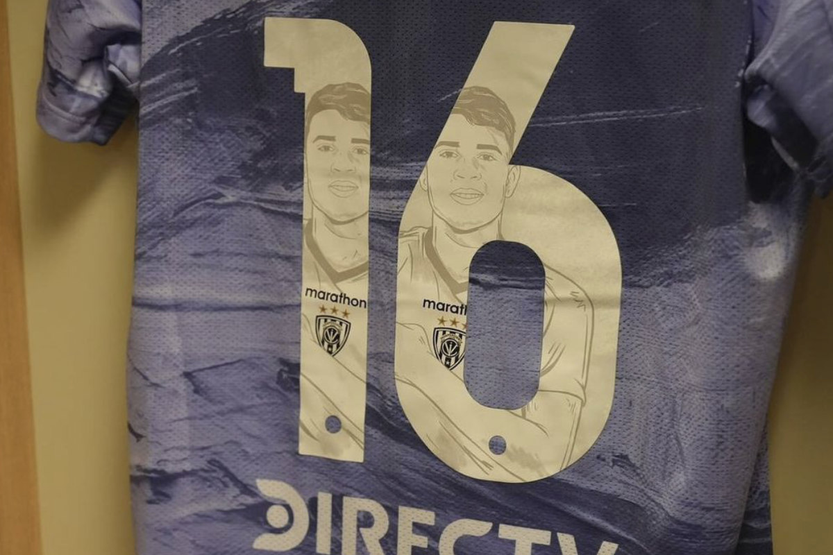 Camiseta personalizada de Kendry Páez en la Copa Libertadores 2024.