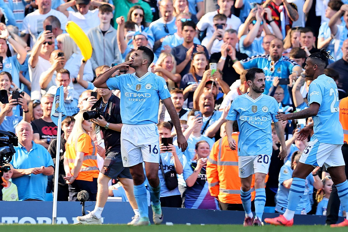 Manchester City ganó su última fecha y consiguió su cuarto título en la Premier League. Foto: EFE