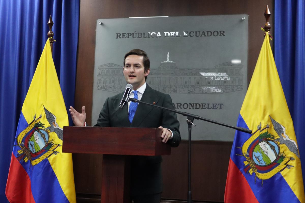 Esteban Torres, viceministro de Gobierno de Ecuador, durante su rueda de prensa