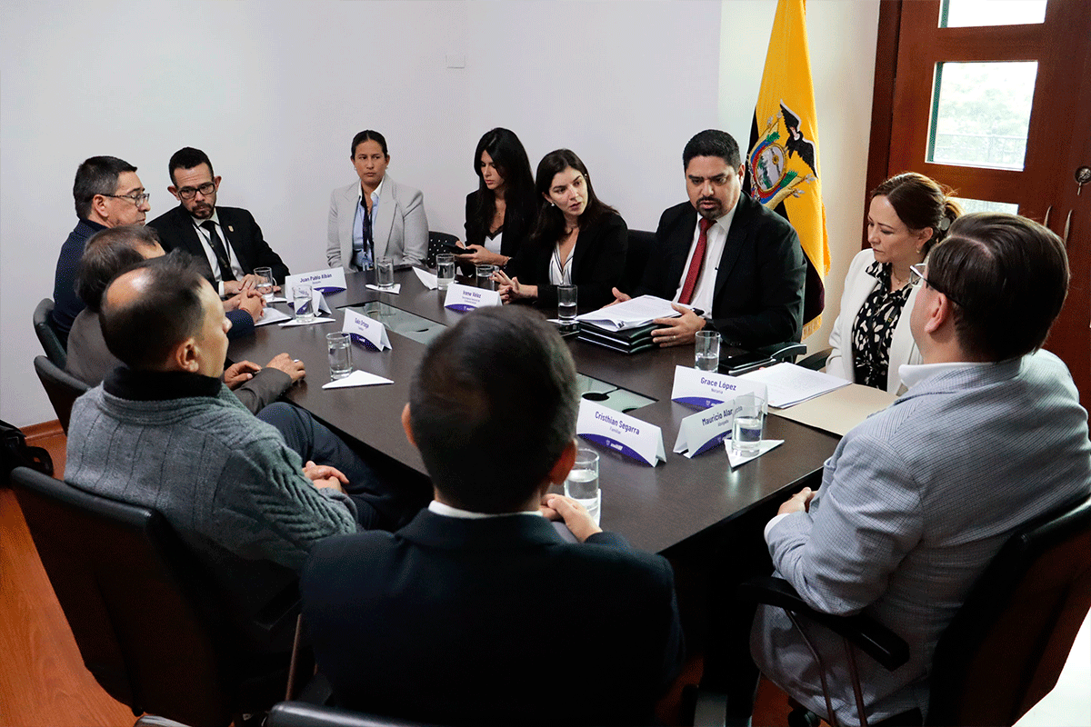 Gobierno desclasificó documentos a familiares de El Comercio sobre el caso Nos Faltan 3. Foto: Cortesía Secretaría de Comunicación
