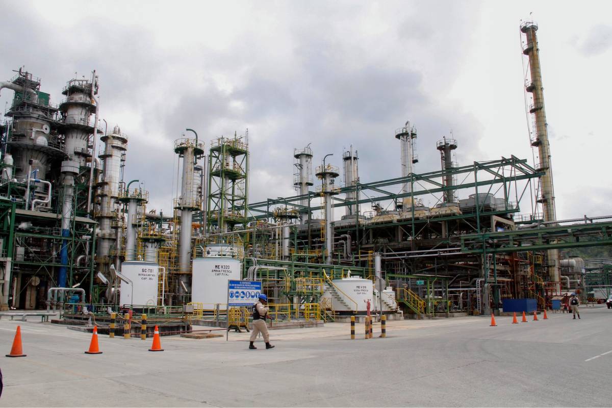 Refinería Esmeraldas cuenta con dos unidades viscorreductoras, cada una con capacidad de procesamiento de 15 750 barriles por día. Foto: Flickr Refinería Esmeraldas