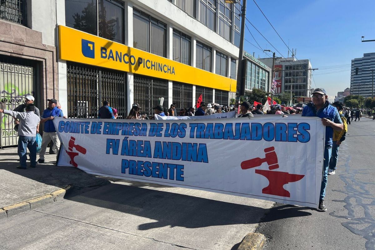 La marcha salió de la Caja del Seguro a las 08:00. Foto: EL COMERCIO