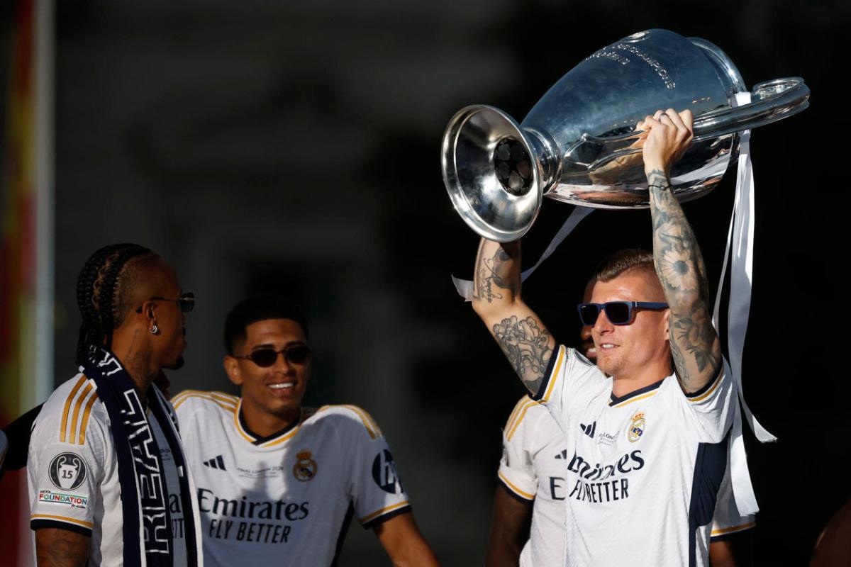 Toni Kroos se robó el show en los festejos del Real Madrid por la conquista de la Champions League.